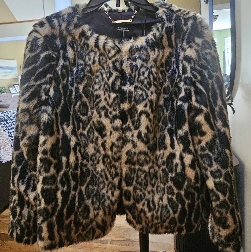 Tahari Leopard Print Faux Fur Teddy Jacket - Black & Tan